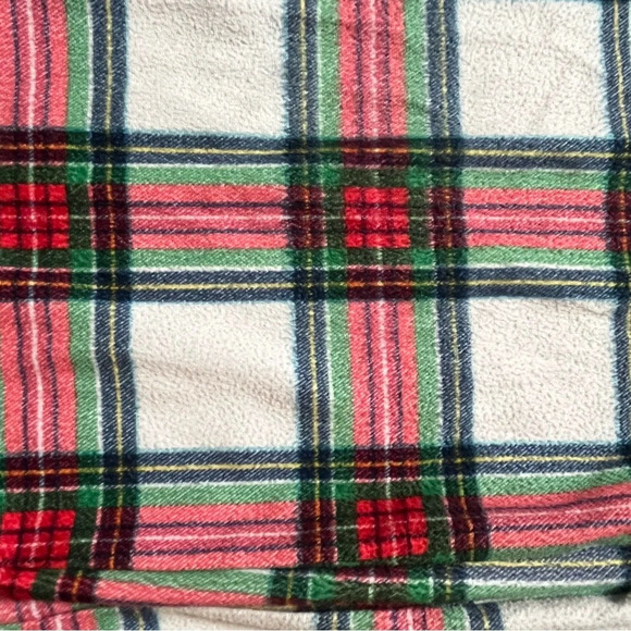 Kids size 6 Christmas pj set Holiday red and green plaid - Picture 8 of 8